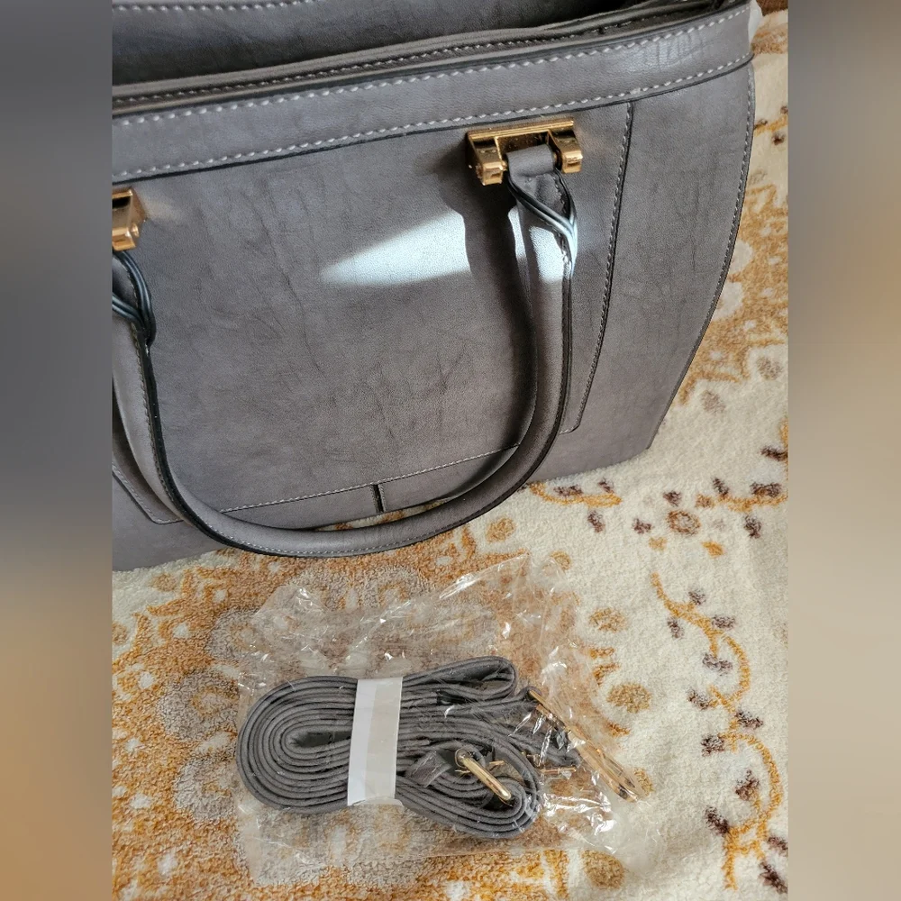 La Terre Fashion gray bag NWT.